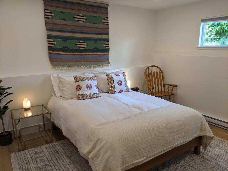 Bright Modern 1Br Suite In Sooke Village Core Exteriér fotografie