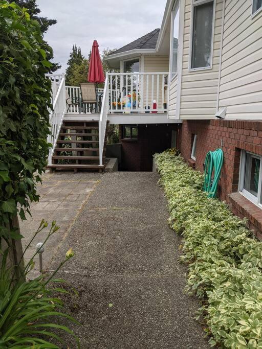 Bright Modern 1Br Suite In Sooke Village Core Exteriér fotografie
