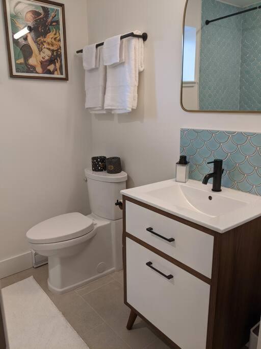 Bright Modern 1Br Suite In Sooke Village Core Exteriér fotografie